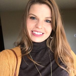 Meet your Posher, Amanda